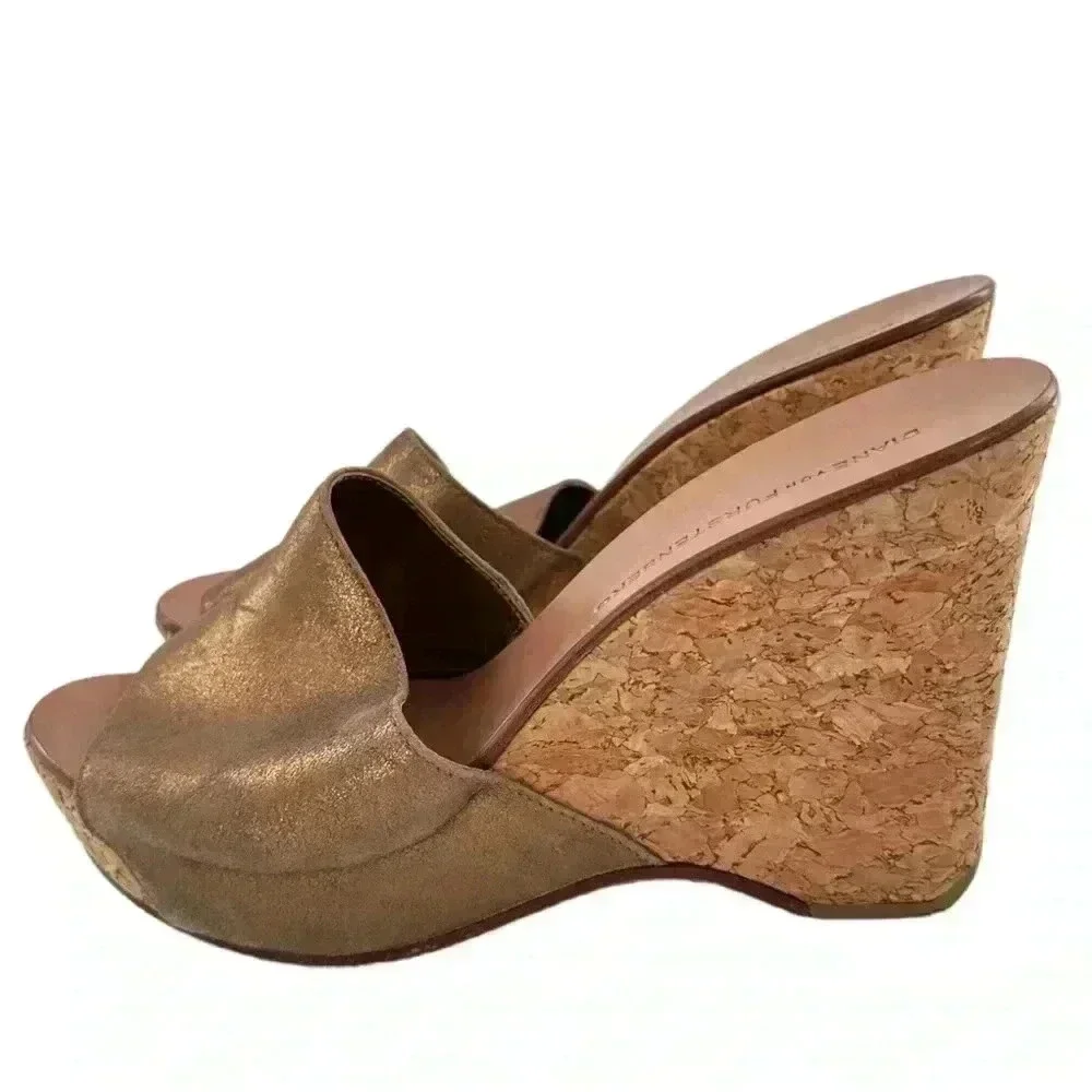 Diane Von Furstenberg sandals 7 bronze metallic leather platform vintage 90s Y2k